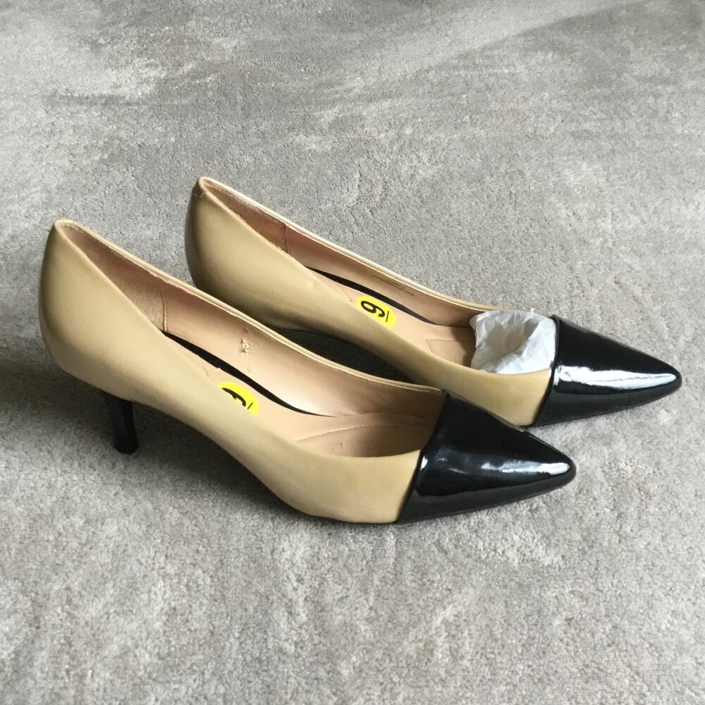 Isaac Mizrahi Jabria Pumps Classic Kitten Nude Black Pointy Heels Sz 9